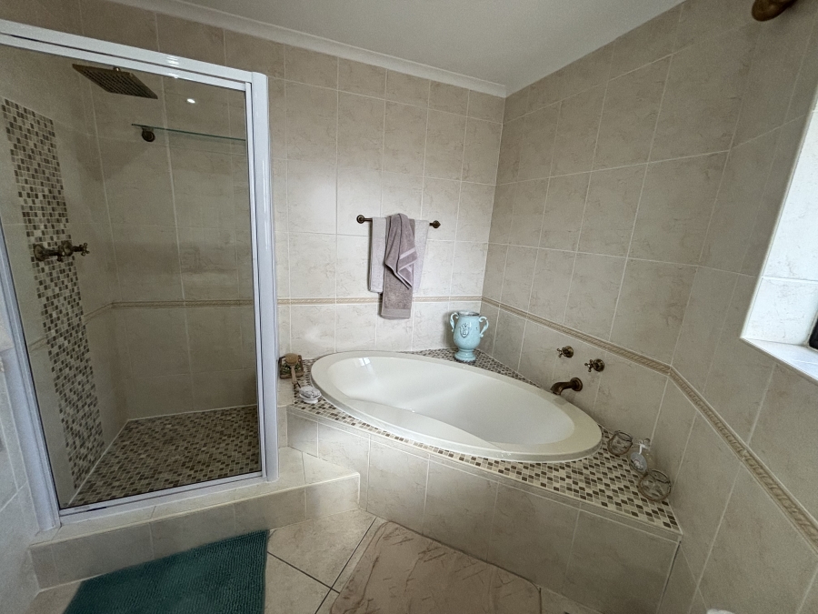 To Let 3 Bedroom Property for Rent in Summerstrand Eastern Cape